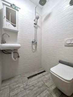 Comfy Ground Level Studio - 4