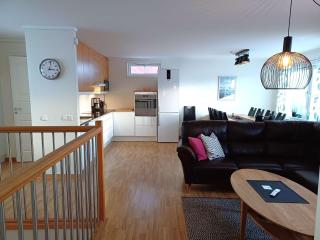 Duplex for 8 with Sauna Walk to Slopes - 4