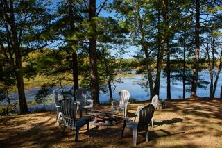 Lakeside Escape Serene Waterfront Getaway - 3