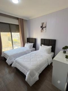 3 bedroom apartment near cozmo 7th circle - 7