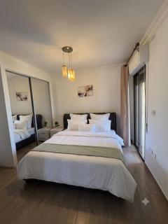 3 bedroom apartment near cozmo 7th circle - 1