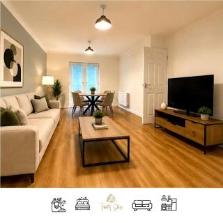 2 Bed I 2 Bath I Nearby RAF I Wi-Fi I Parking - 9