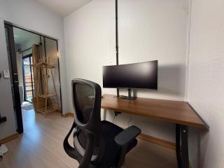 Work and Relax with 4K Office and Central Location - 9