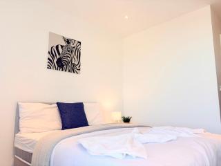 2Bed 2Bath, 20 min Central, City Views, BP130 - 4
