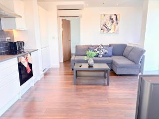 2Bed 2Bath, 20 min Central, City Views, BP130 - 2