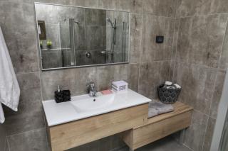 Bahai Gardens Suites - 1