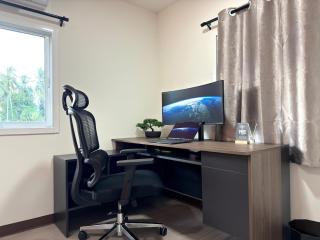 Modern 1BR Bungalow 4K Workspace and 5Min Beach Ride - 0