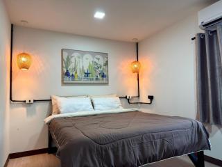 Modern 1BR Bungalow 4K Workspace and 5Min Beach Ride - 6