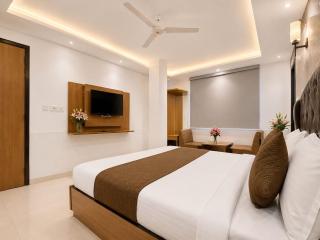 Hotel The Sky Nest Suites Near Delhi IGI Airport - 3