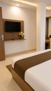 Hotel The Sky Nest Suites Near Delhi IGI Airport - 0