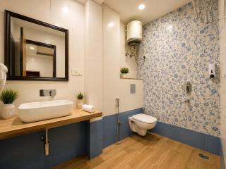 Hotel The Sky Nest Suites Near Delhi IGI Airport - 1