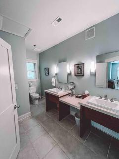 Highlands Retreat 7 Suite Mountain Home - 1