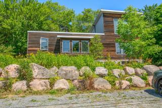 The Crag On the Acadia National Park Border - Deck, Fire Pit, Steps to Trails - 2