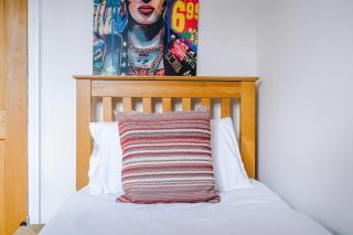 Nomad's Rest- Stylish 3BR Perfect for Work & Leisure Stays - 5