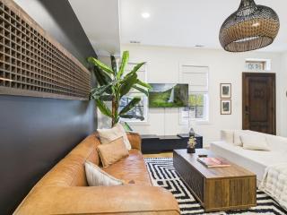 West Town Estate 6BR, Game Room, Decks, 5Gbps - 9