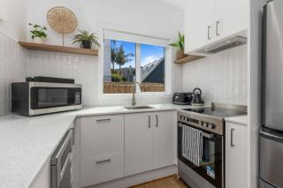 Escape to Kohi Cottage Your Beachside Haven - 3