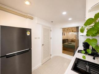 Brand New Stylish 1BR Walk to BTS Perfect 2 - 4
