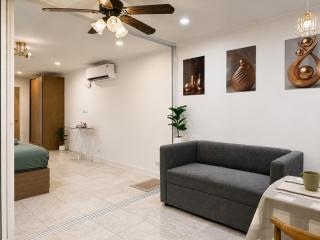 Brand New Stylish 1BR Walk to BTS Perfect 2 - 6