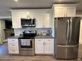 Lux Home, pet friendly,fully fenced - 6