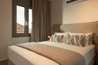 Plateia Rooftop Suite with Sea & City Views By MindYourVilla - 6