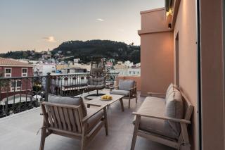 Plateia Rooftop Suite with Sea & City Views By MindYourVilla - 2