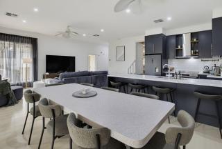 Coastal Clover - Sunsets - Linen - Wifi - Fire pit - Sleeps 8 - 6