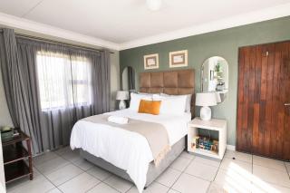 Studio Apartment 1 Skyfall Country Estate - 7