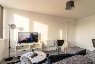 Bright 1 Bed Apartment in Central Wrexham - 1