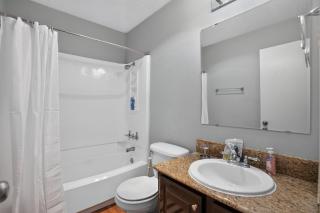 Regency Place Modern Comfort, 2BR Home - 5
