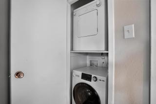 Regency Place Modern Comfort, 2BR Home - 6