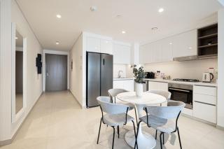 SmartStay at Downtown Views - Best Burj Khalifa View - Brand New Luxury Apartments - 0