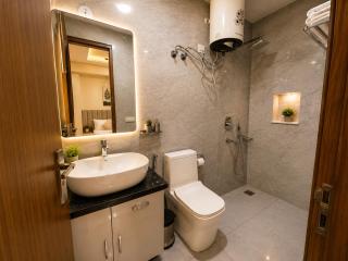 Akshay premium suites1 BHK Serviced Apartments Near Artemis Hospital Sector 52 - 4