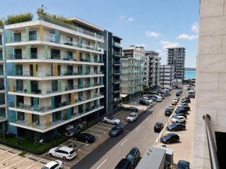 Romeo's Beachfront Apartment by LOFT, Hotel OPERA and White Tower - 5