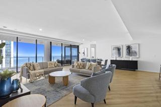 Circle on Cavill 4 Bedroom Executive Sub Penthouse - 0