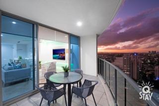 Chevron Renaissance 3 Bedroom Stunning Sub Penthouse - 8