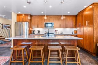 RMR: The Town Square Loft Condo in Downtown Jackson - 4