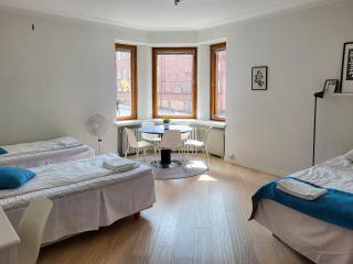2ndhomes Deluxe 144m2 3BR Apartment - 1