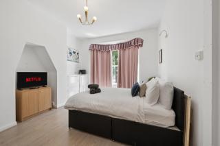 1-Bed Apartment Near Birmingham City Centre - 7
