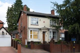 1-Bed Apartment Near Birmingham City Centre - 1