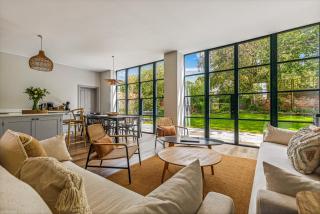 Montpellier House, Centrally Located, Large Garden - 5