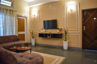 Karuna Court I Premium Room in a 3 BHK I Dedicated Toilet I Jalukbari - 3