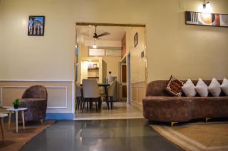 Karuna Court I Premium Room in a 3 BHK I Dedicated Toilet I Jalukbari - 1