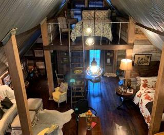 Charming Converted Barn Rental for Family Getaway in Washington, Arkansas - 4