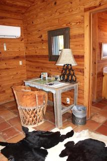 Charming Marble Falls Cabin at a Great Texas Retreat - 4
