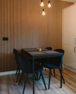 The Milburn-Sleeps6-EnclosedGarden-NearGlasgow - 1