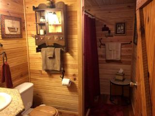 Rustic Country-Style Cabin near Mountain View, Northern Arkansas - 1