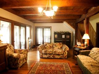 Scenic Cabin Retreat Perfect for Groups near Caledonia, Minnesota - 8