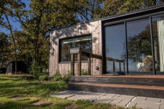 Stunning Tiny House by Lake Tawakoni for a Peaceful Glamping Getaway near Quinlan, Texas - 4