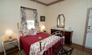 Cozy Vacation Cottage Rental by the Mississippi River in Vacherie, Louisiana - 7
