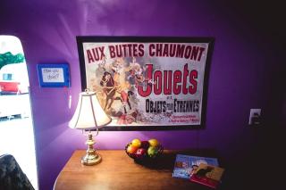 Friends-Inspired Vacation Getaway for Two near Fayetteville, Arkansas - 3
